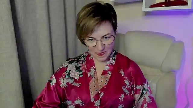Snapshot of feliziaDesire chatting on June 2026 01:22:01 PM feliziaDesire online show from June 2026 01:22:01 PM