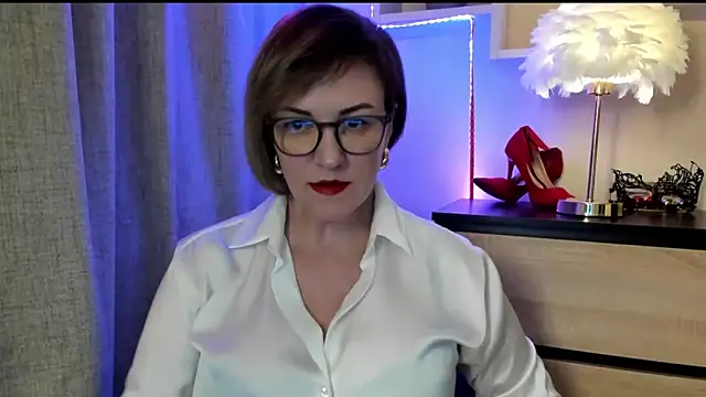 Snapshot of feliziaDesire chatting on September 2025 01:06:01 PM feliziaDesire online show from September 2025 01:06:01 PM