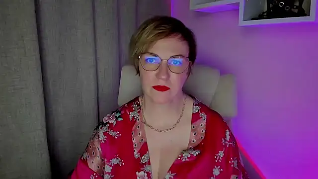 Snapshot of feliziaDesire chatting on July 2026 06:44:01 AM feliziaDesire online show from July 2026 06:44:01 AM