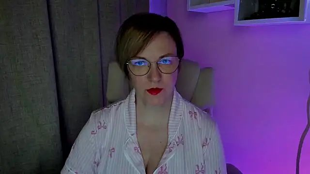Snapshot of feliziaDesire chatting on July 2026 03:30:02 AM feliziaDesire online show from July 2026 03:30:02 AM