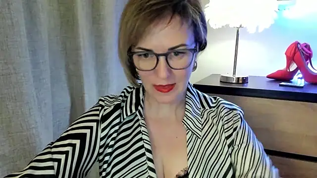 Snapshot of feliziaDesire chatting on October 2025 01:14:02 PM feliziaDesire online show from October 2025 01:14:02 PM