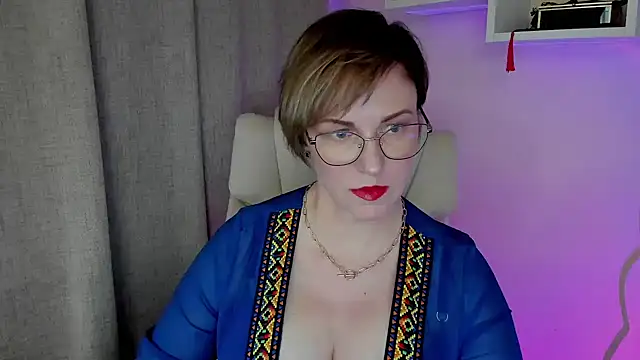 Snapshot of feliziaDesire chatting on June 2026 11:21:02 AM feliziaDesire online show from June 2026 11:21:02 AM