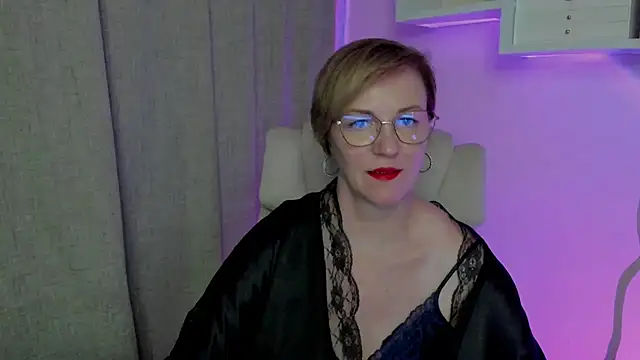 Snapshot of feliziaDesire chatting on August 2026 03:40:02 PM feliziaDesire online show from August 2026 03:40:02 PM