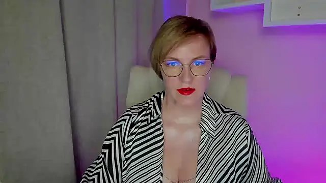Snapshot of feliziaDesire chatting on August 2026 12:54:01 PM feliziaDesire online show from August 2026 12:54:01 PM
