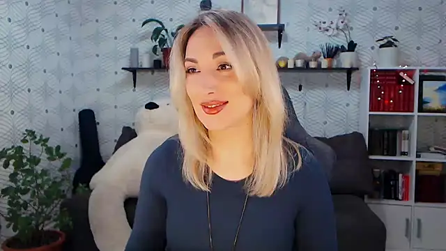 MillaXQueen online show from March 2026 05:42:02 AM