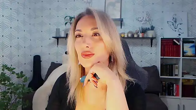 MillaXQueen online show from May 2026 11:18:01 AM