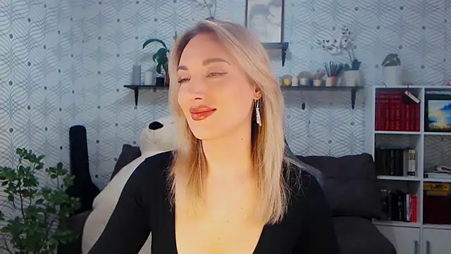 MillaXQueen online show from April 2026 03:02:01 PM