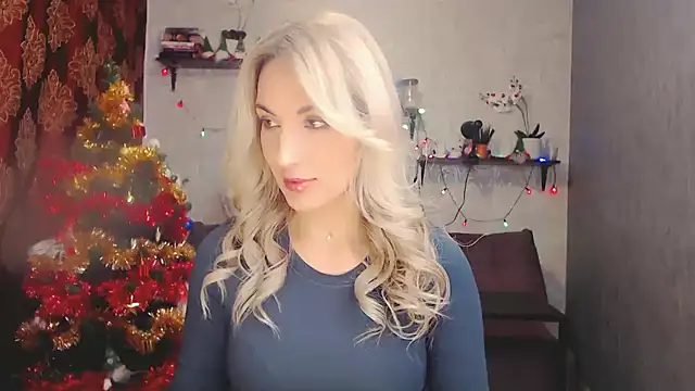 Snapshot of MillaXQueen chatting on December 2024 05:07:02 AM MillaXQueen online show from December 2024 05:07:02 AM