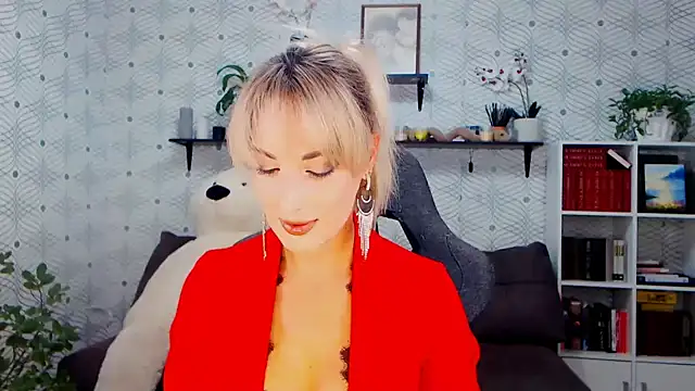 Snapshot of MillaXQueen chatting on September 2025 11:17:02 AM MillaXQueen online show from September 2025 11:17:02 AM