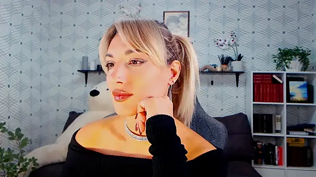 Snapshot of MillaXQueen chatting on October 2025 12:06:02 PM MillaXQueen online show from October 2025 12:06:02 PM