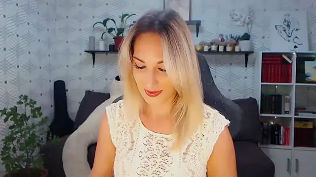 MillaXQueen online show from June 2026 02:50:01 PM