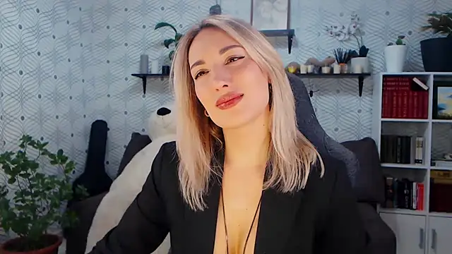 MillaXQueen online show from February 2026 03:23:02 PM