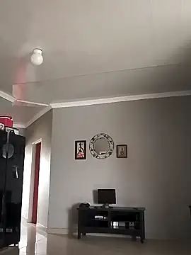 Snapshot of TheTwist chatting on February 2025 07:26:02 AM TheTwist online show from February 2025 07:26:02 AM