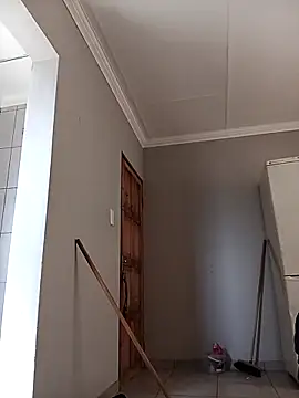 Snapshot of TheTwist chatting on April 2026 07:48:01 AM TheTwist online show from April 2026 07:48:01 AM