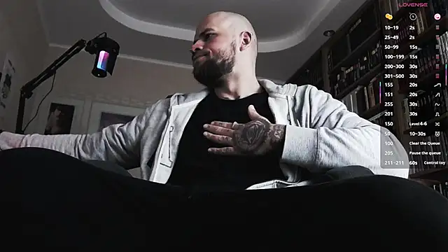 Snapshot of FindomJason chatting on November 2025 01:44:02 PM FindomJason online show from November 2025 01:44:02 PM