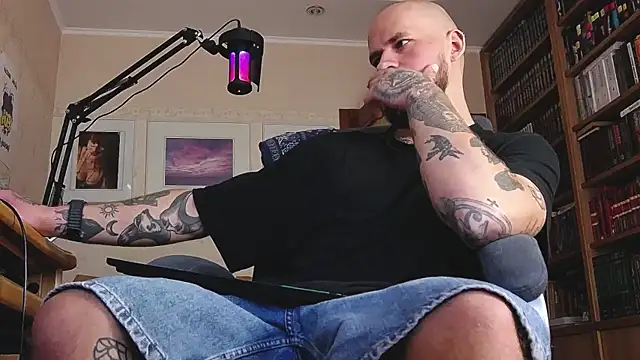 Snapshot of FindomJason chatting on July 2026 11:44:02 AM FindomJason online show from July 2026 11:44:02 AM
