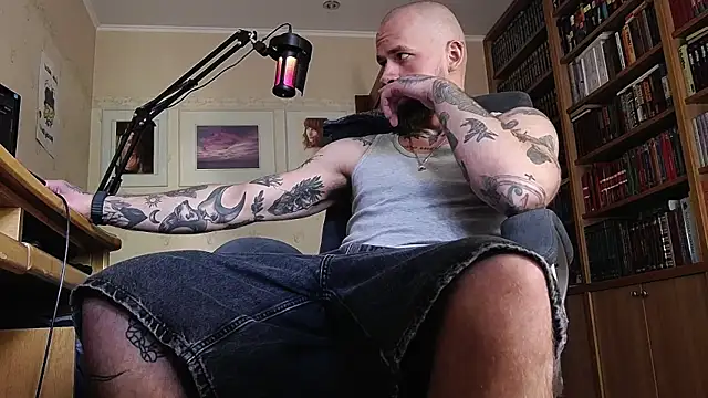 Snapshot of FindomJason chatting on June 2026 01:17:02 PM FindomJason online show from June 2026 01:17:02 PM