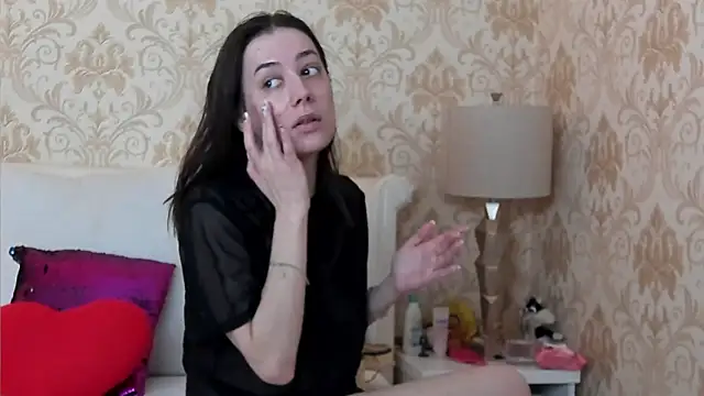 JuliaHunts online show from January 2026 05:58:01 AM