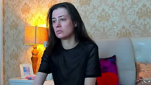 JuliaHunts online show from January 2026 06:17:01 AM