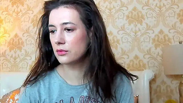 JuliaHunts online show from April 2026 04:08:01 AM