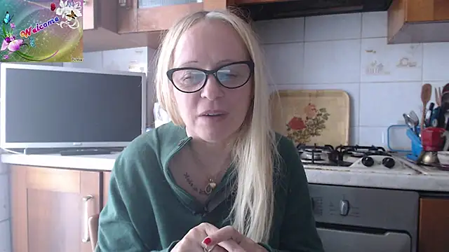 martachatte online show from September 2025 08:20:01 AM