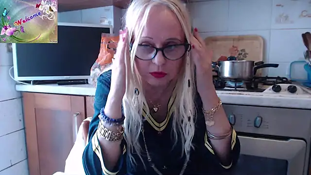 martachatte online show from September 2025 08:30:01 AM