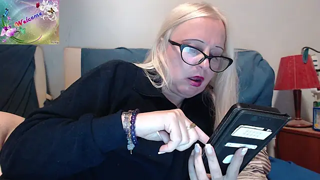 martachatte online show from October 2025 07:57:02 PM