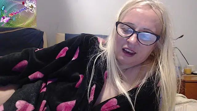 martachatte online show from October 2025 09:43:02 PM