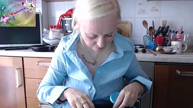 martachatte online show from October 2025 07:42:01 AM