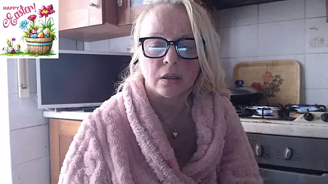 Snapshot of martachatte chatting on April 2026 05:53:02 AM martachatte online show from April 2026 05:53:02 AM