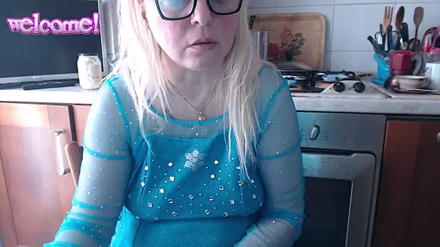 Snapshot of martachatte chatting on April 2026 07:45:01 AM martachatte online show from April 2026 07:45:01 AM