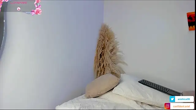 ariel35 online show from March 2026 06:42:02 PM