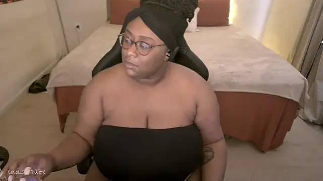 Snapshot of cocoasundaze chatting on January 2025 05:06:01 PM cocoasundaze online show from January 2025 05:06:01 PM