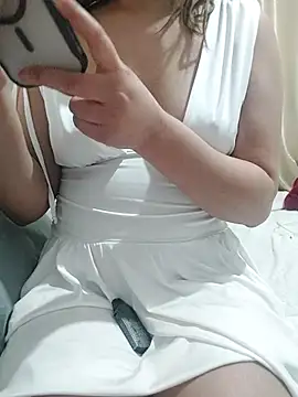 Snapshot of Yassmina11 chatting on February 2025 07:30:02 PM Yassmina11 online show from February 2025 07:30:02 PM