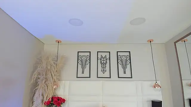 Rebeca jones online show from November 2025 12:31:02 PM