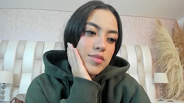 Snapshot of Rebeca_jones chatting on April 2026 12:08:02 PM Rebeca jones online show from April 2026 12:08:02 PM