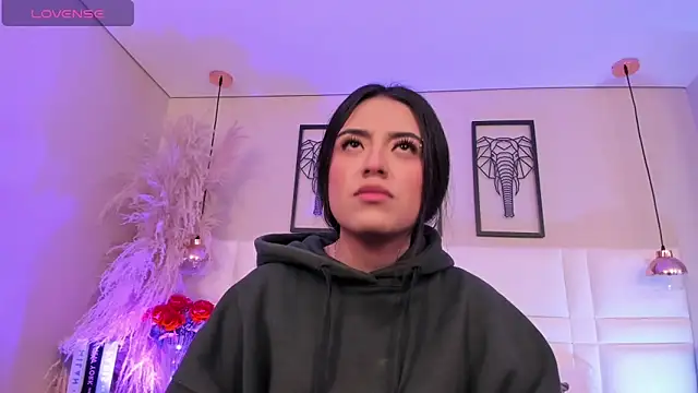 Rebeca jones online show from November 2025 12:19:02 PM