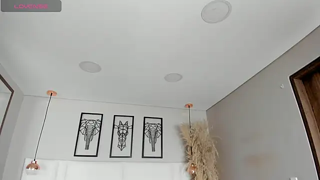 Rebeca jones online show from November 2025 12:31:02 PM