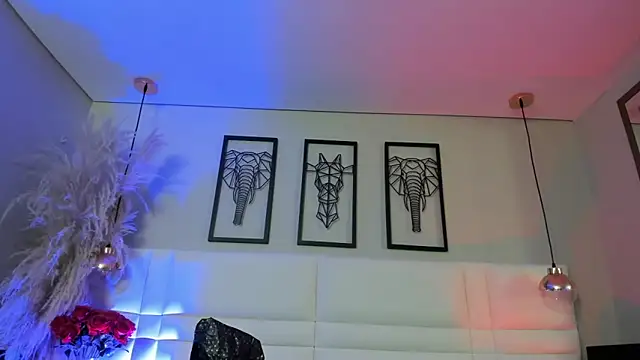 Rebeca jones online show from November 2025 12:54:01 PM