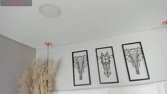 Rebeca jones online show from October 2025 12:28:01 PM