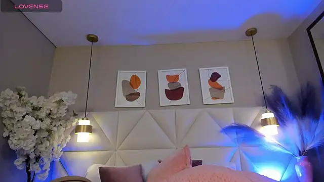 Rebeca jones online show from November 2025 12:06:01 PM