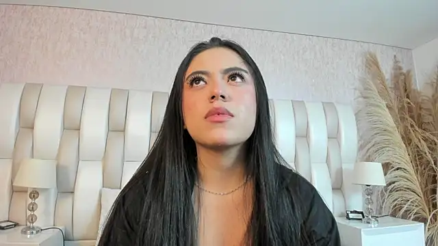 Snapshot of Rebeca_jones chatting on March 2026 12:05:01 PM Rebeca jones online show from March 2026 12:05:01 PM