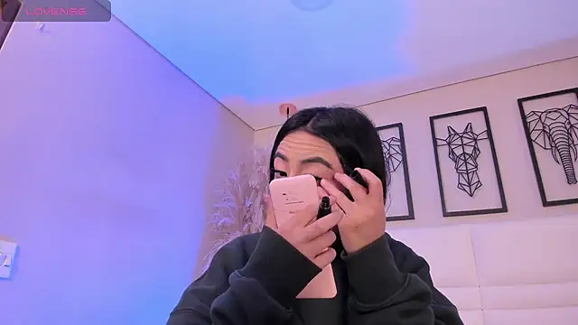 Rebeca jones online show from October 2025 11:42:01 AM