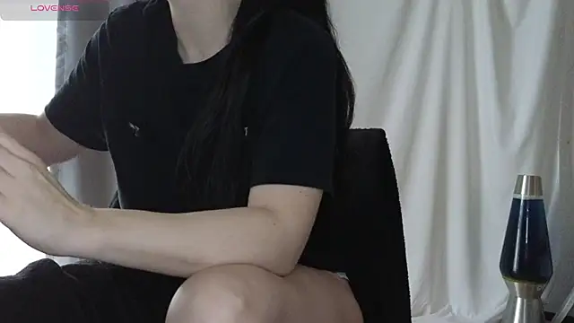 Mia G0ld online show from January 2026 01:51:02 PM