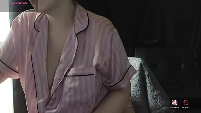 Mia G0ld online show from April 2026 12:55:02 PM