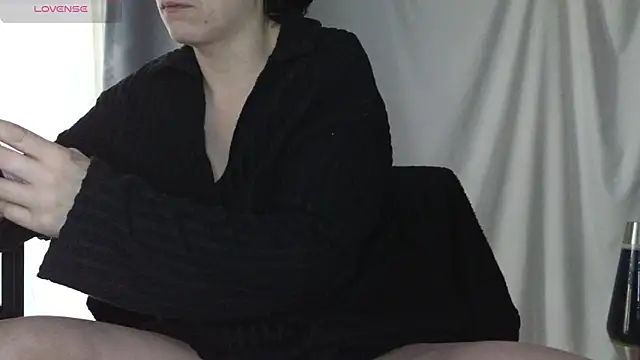 Mia G0ld online show from January 2026 03:51:02 PM