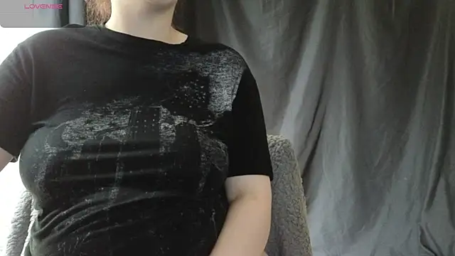 Mia G0ld online show from April 2026 11:48:02 AM