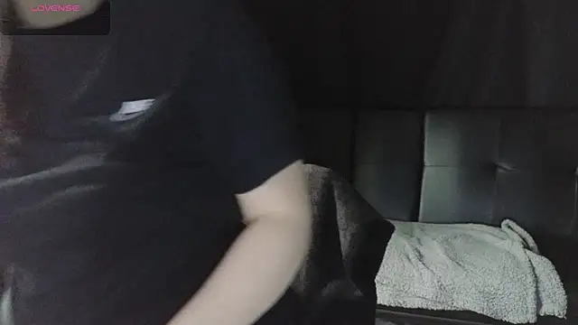 Mia G0ld online show from March 2026 04:52:02 PM