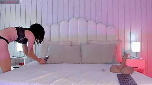 Ashleyy piink online show from January 2026 04:33:02 PM