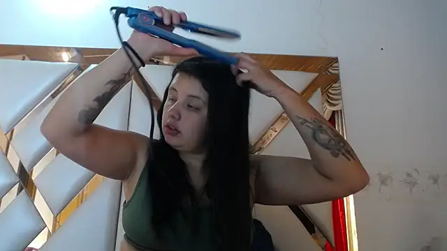 Snapshot of nathaly_low1 chatting on April 2026 01:15:01 PM nathaly low1 online show from April 2026 01:15:01 PM